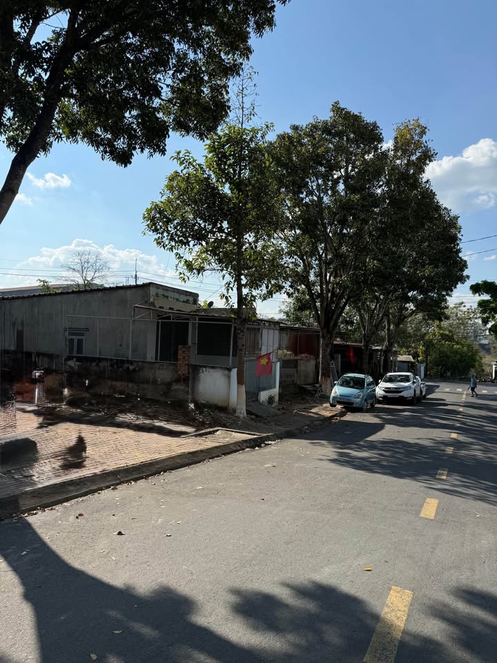 Bán Đất Vàng Kon Tum - 310m² Đường Hoàng Thị Loan, Hướng Đông Bắc