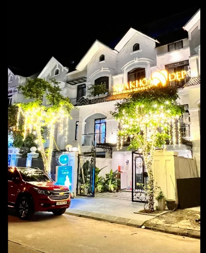 Cho thuê liền kề Gleximco 110m² - 5 tầng, mặt tiền 8m, sẵn sàng kinh doanh