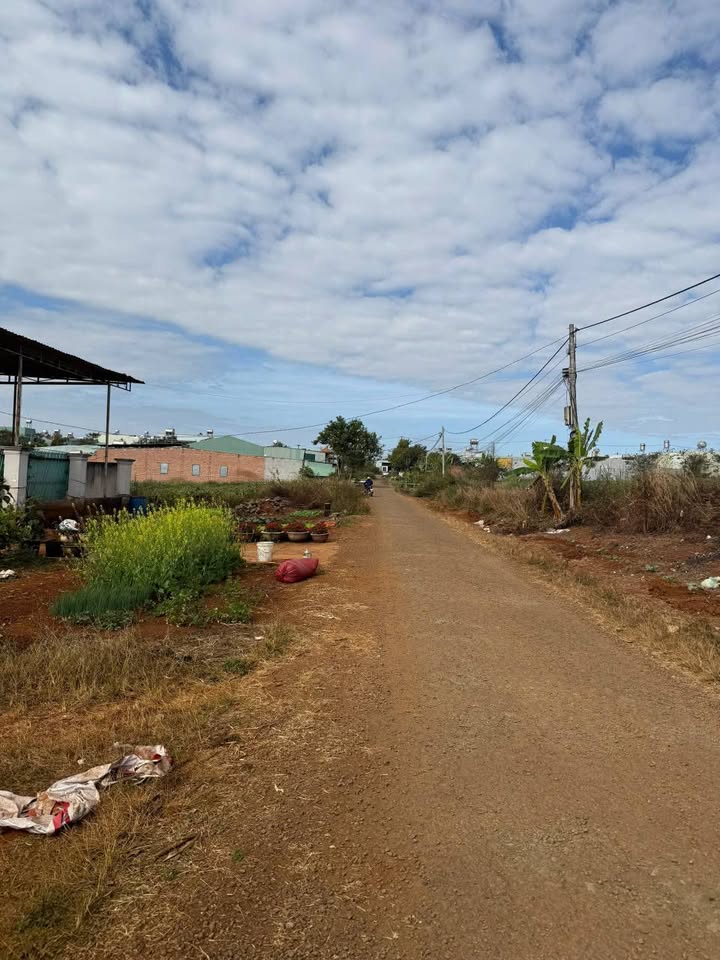 Bán Đất Đô Thị Pleiku 315m² Hướng Tây - Sổ Đỏ Rõ Ràng