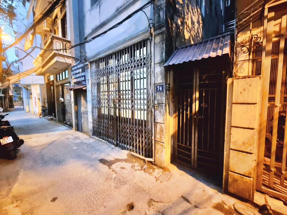 Nhà Ngõ Trần Cung Cầu Giấy 50m² - 7 Tỷ - Oto Đỗ Cổng, Sổ Đỏ Chính Chủ