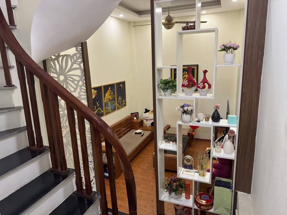 Nhà riêng Ngõ 52 Mỹ Đình 35m² - Chính chủ bán, sổ nở hậu!