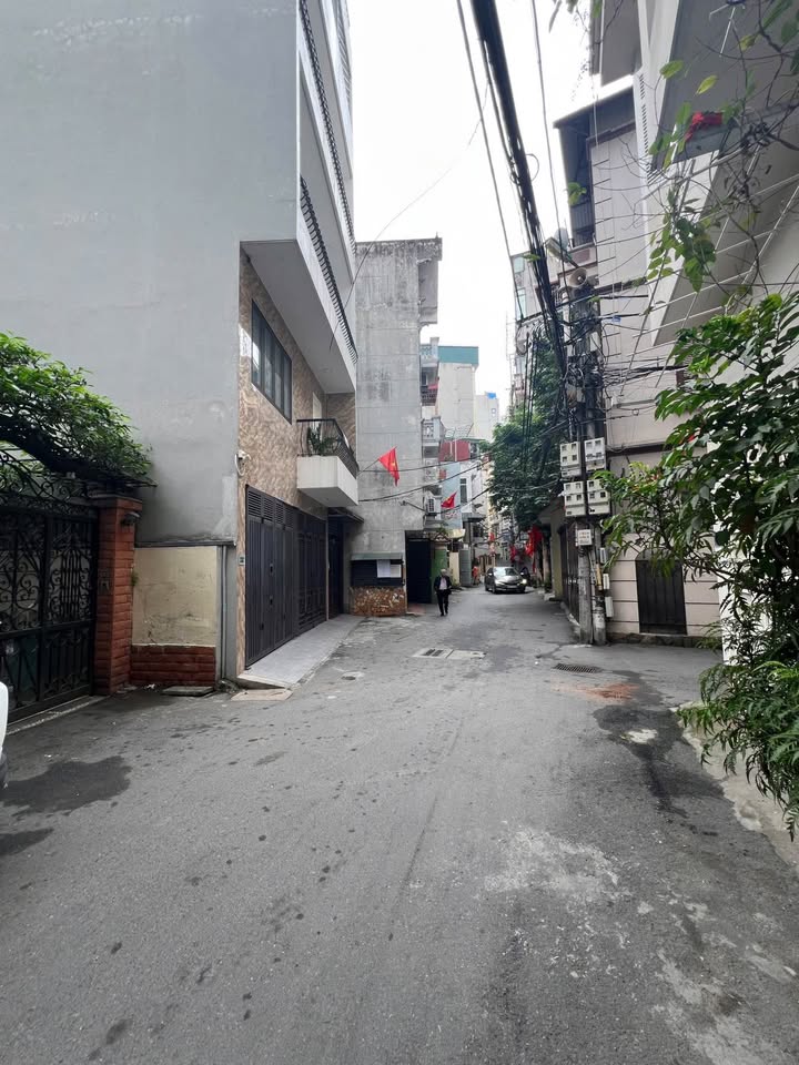 Nhà Phố Lê Trọng Tấn 140m² giá 40.6 tỷ - Cơ hội đầu tư sinh lời!