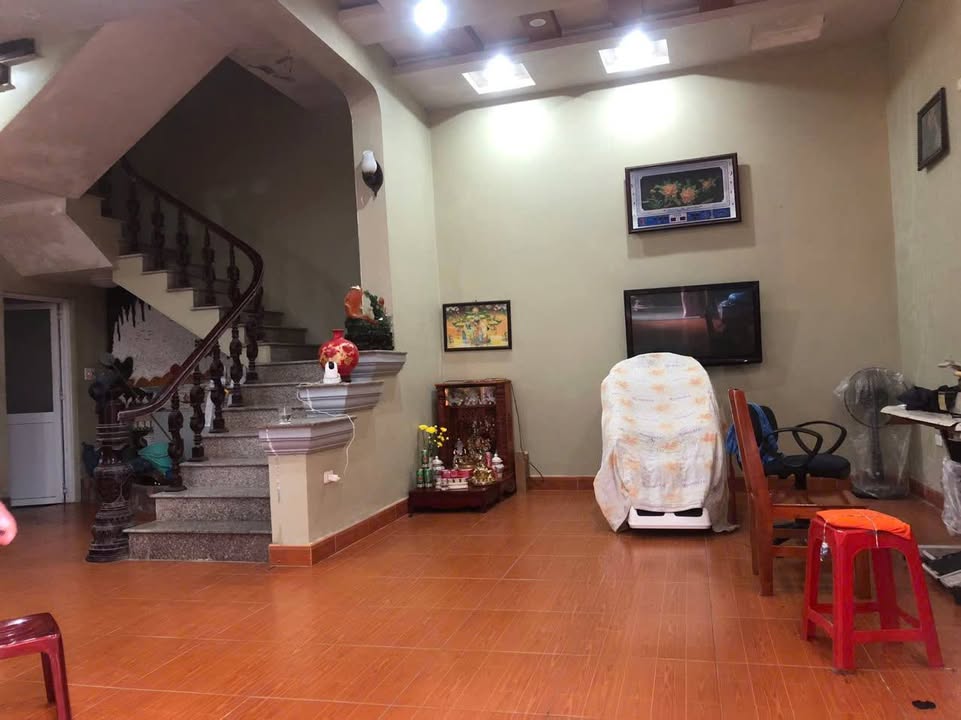 Bán nhà 3 tầng 72.7m² Phường Phan Ngũ Lão, Hải Dương - Hướng Đông Nam Mát Mẻ