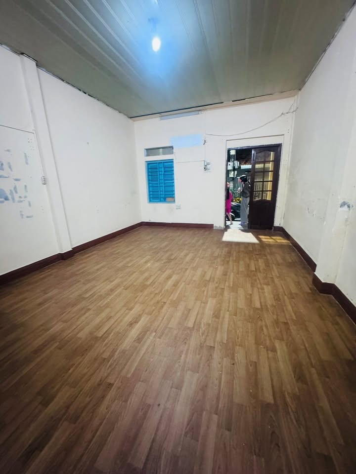 Nhà Mặt Tiền Lê Văn Thiêm, Phan Thiết - 75m², 4 Triệu/Tháng, Kinh Doanh/Ở