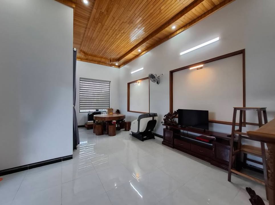 Nhà riêng Kon Tum 270m² - Sổ hồng sẵn, ô tô vào tận nhà!