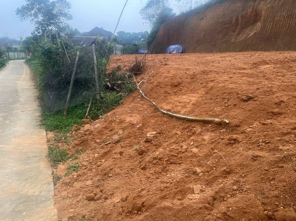 Bán đất nền 200m² Xóm Van Giang, Đại Từ, Thái Nguyên - Sổ đỏ thổ cư, giá 1 tỷ