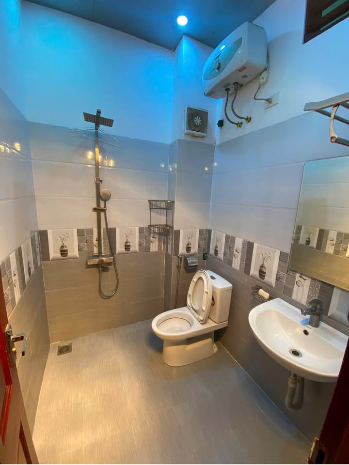 Nhà Riêng MB530 Đông Vệ 90m² - Ô tô vào tận nhà, sẵn sàng ở!