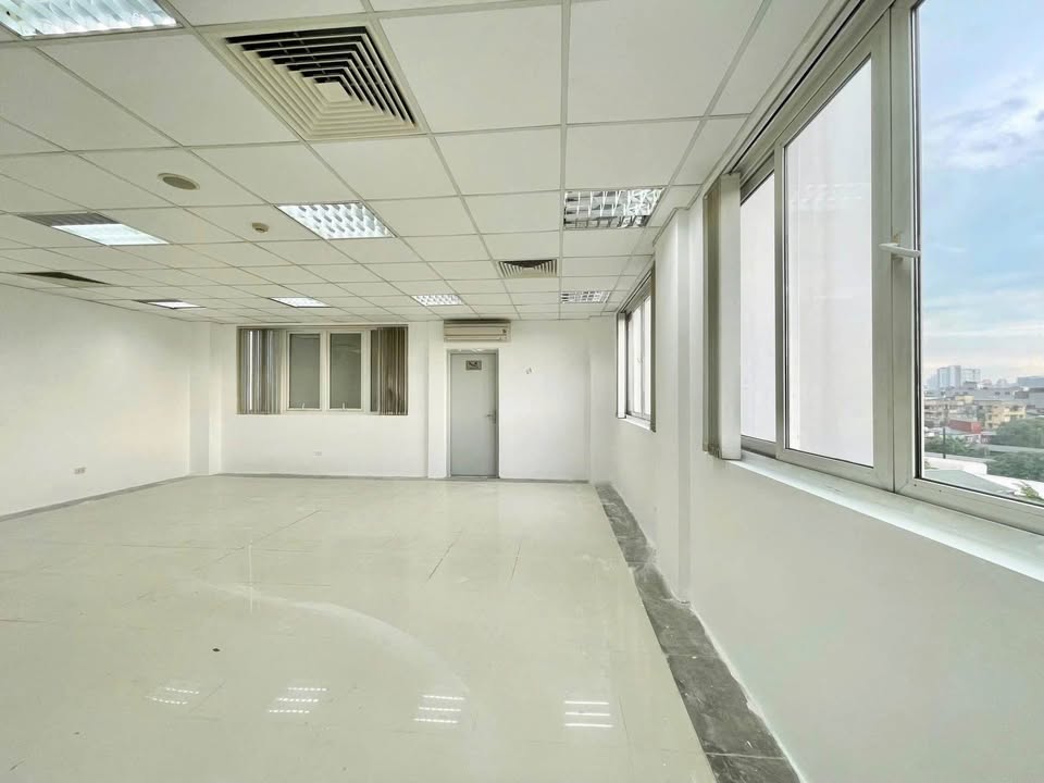 Văn Phòng 50m² Mặt Phố Nguyễn Du, Hoàn Kiếm - Giá 16 Triệu/Tháng