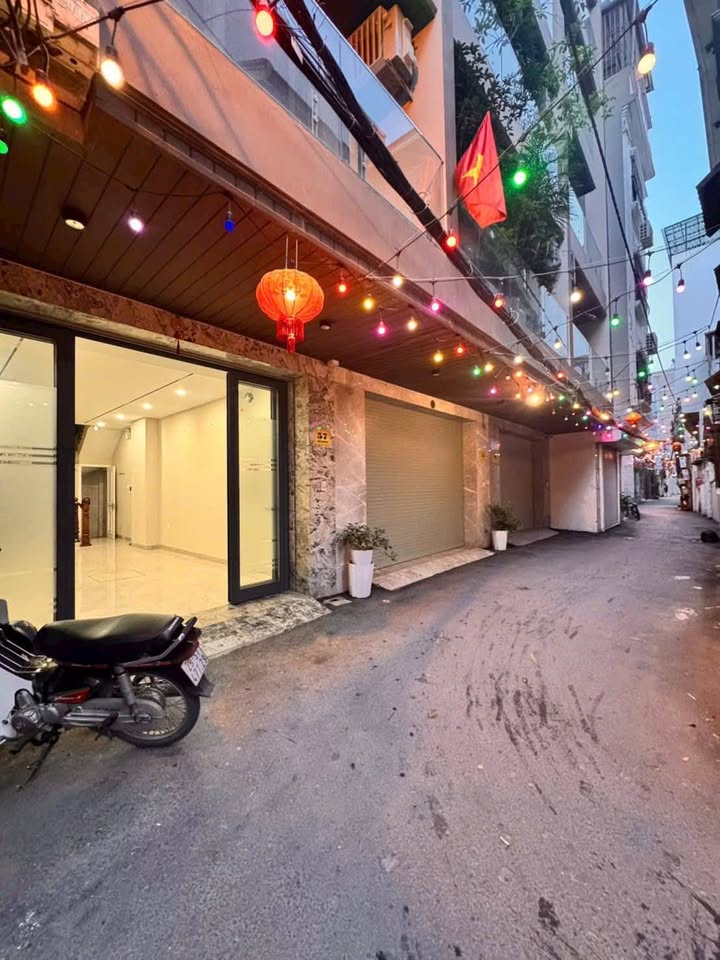 Nhà riêng Long Biên 48m² 6 tầng thang máy - Ô tô vào tận nhà!