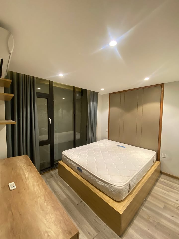 Cho thuê căn hộ 1PN Võng Thị, Tây Hồ - 60m² View Hồ Tây, Sáng sủa