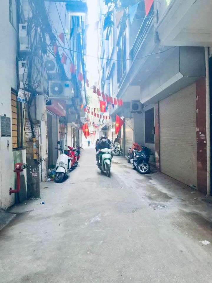 Nhà 52m² Hoàng Quốc Việt, Cầu Giấy - 4 Tầng, Ô Tô, Sổ Đỏ Chính Chủ