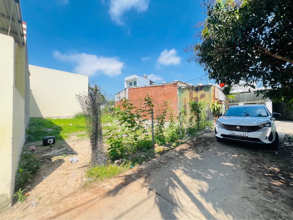 Bán Đất Nền KDC Thạch Bích, Quảng Ngãi - 120m², Hướng Đông, Giá 1 Tỷ