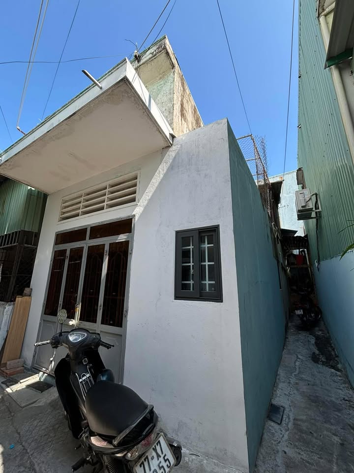 Nhà Riêng Hẻm Hoàng Văn Thụ Quy Nhơn 32m² giá 1.9 tỷ - Sổ hồng sẵn!