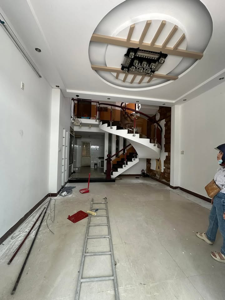 Cho thuê nhà 3 tầng mặt tiền Bàu Hạc 8, Đà Nẵng - 3PN, 13 Triệu/tháng