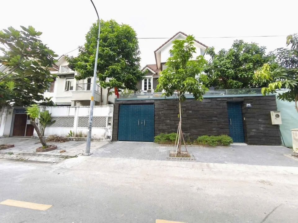 Biệt thự 3 tầng hầm 200m² mặt tiền đường Số 18, TP Thủ Đức - Giá 65 tỷ