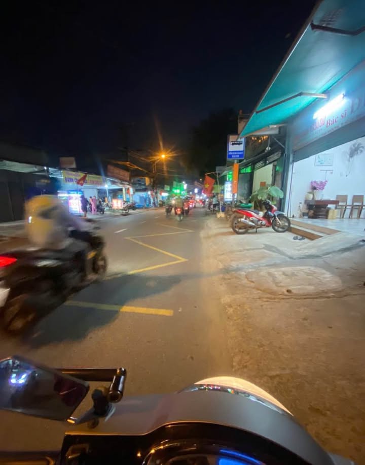 Nhà mặt tiền Làng Tăng Phú Q9 137m² 15 tỷ - Vị trí đắc địa