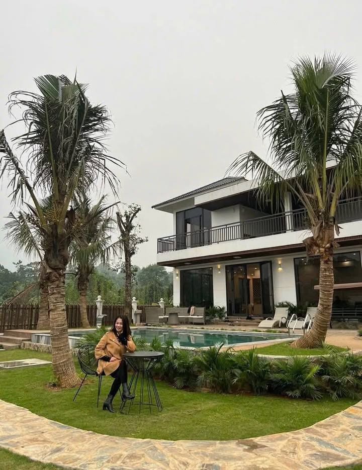 Đất Vườn Ba Vì 1260m² giá nhỉnh 10 tỷ - Nghỉ dưỡng lý tưởng!