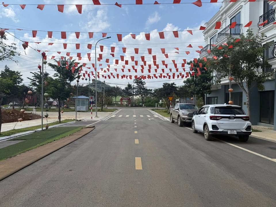 Bán Nhà 105m² Mộc Châu 4 Tầng Thang Máy - Sẵn Sàng Ở Ngay