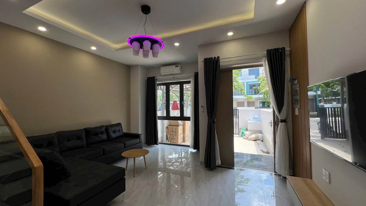 Nhà Phố Sun Casa Central Bình Dương - 100m² - 4PN - 4.25 Tỷ - Dòng Tiền 16 Triệu/Tháng