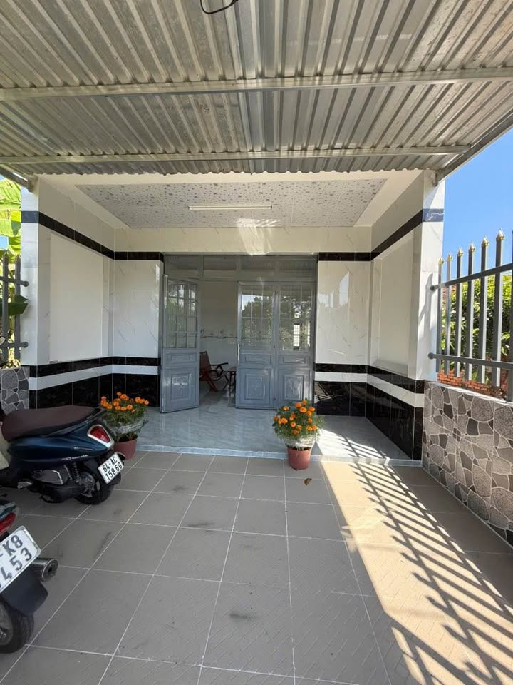 Nhà Nguyên Căn 100m² Vĩnh Long - Ô Tô Tới Cửa, Giá 3 Triệu