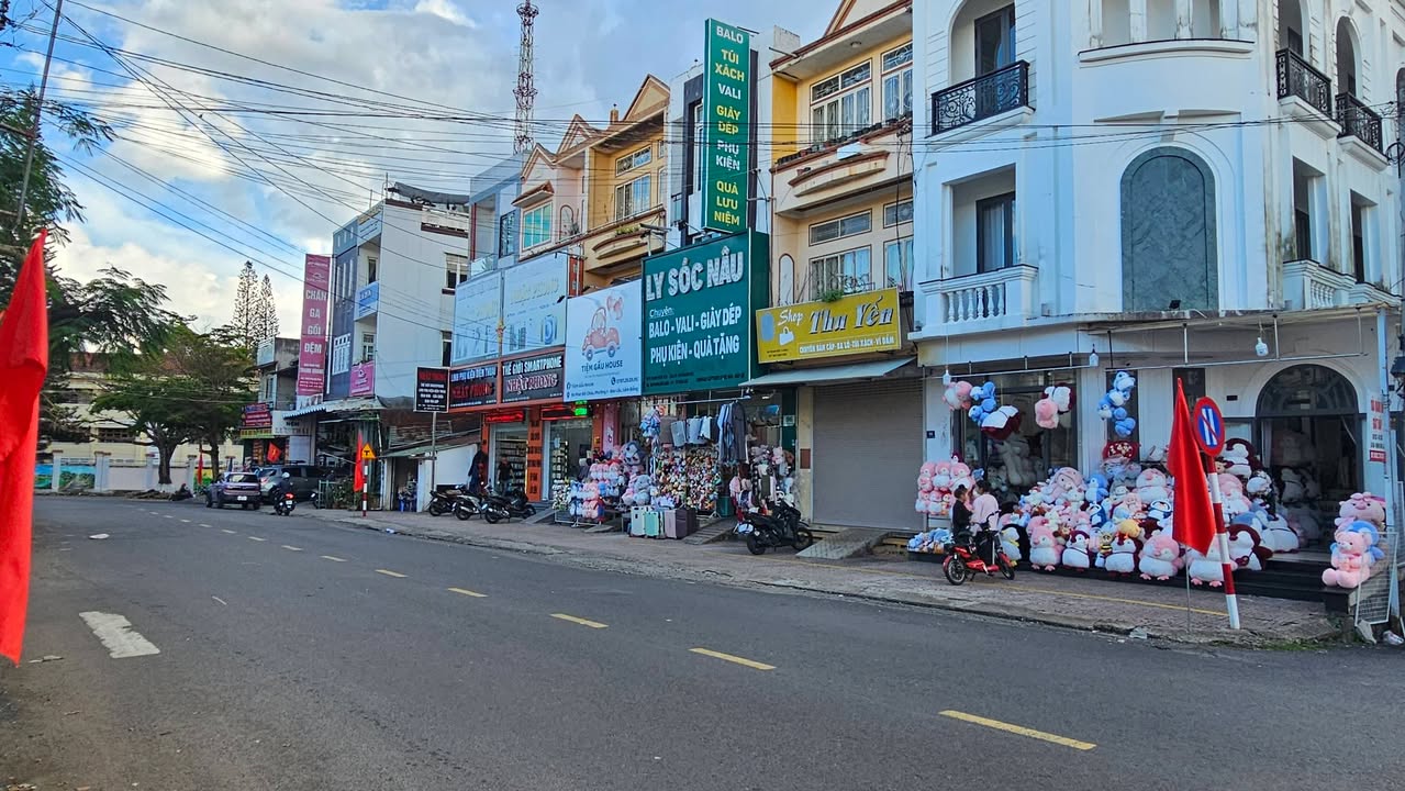 Nhà Mặt Tiền Phan Bội Châu, Bảo Lộc - 79m², Giá 8.9 Tỷ, Sát Vincom