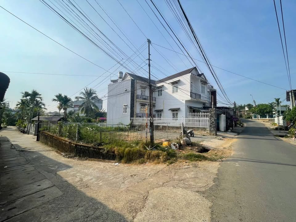 Mặt Tiền Tô Hiệu Bảo Lộc 220m² Sổ Đỏ - Giá Tốt 3.9 Tỷ