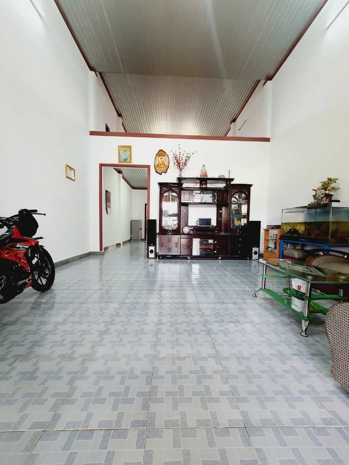 Nhà riêng Bảo Lộc 130m² - Ô tô vào tận nhà, giá tốt chỉ 2.6 tỷ!