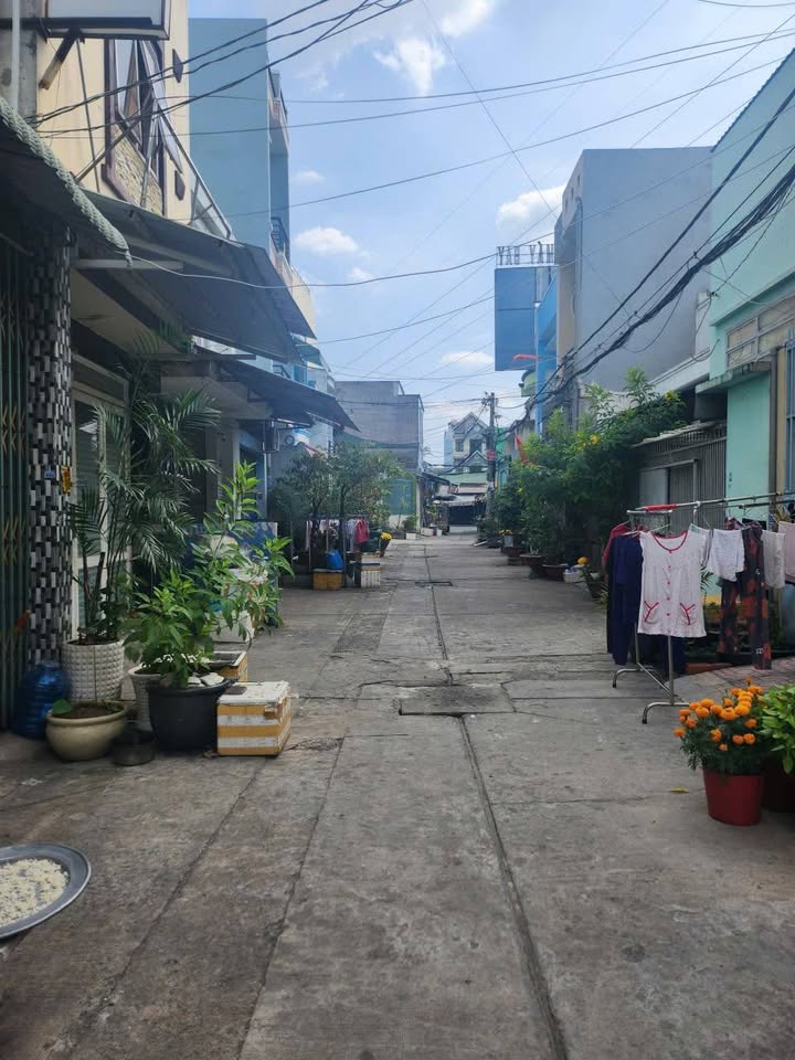 Nhà Nguyên Căn Cho Thuê 56m² Hẻm Lê Đình Cẩn, Bình Tân - 3PN Giá 6.5 Triệu