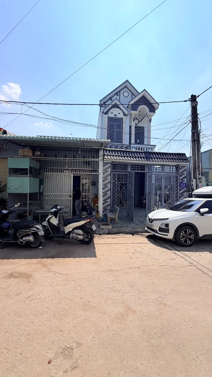 Nhà cấp 4 Tân Đông Hiệp Dĩ An 62m² giá 2.6 tỷ - Ô tô vào tận nhà!