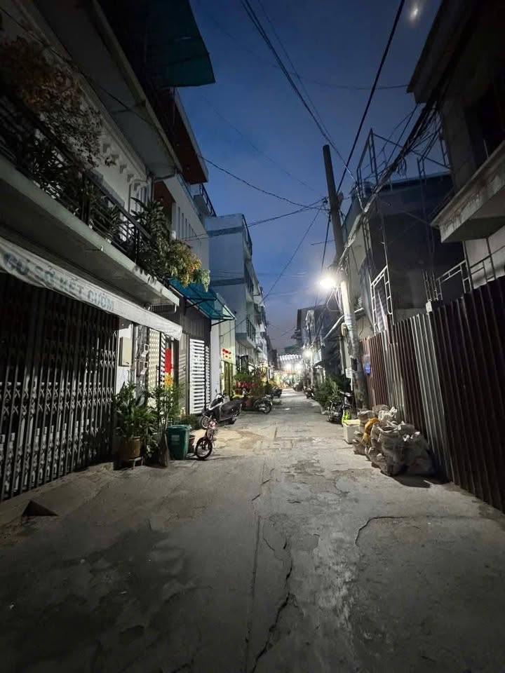 Nhà Hẻm 99 Đường Số 4 Bình Tân - 60m² Giá 5.79 Tỷ - Sẵn Sàng Xây Mới