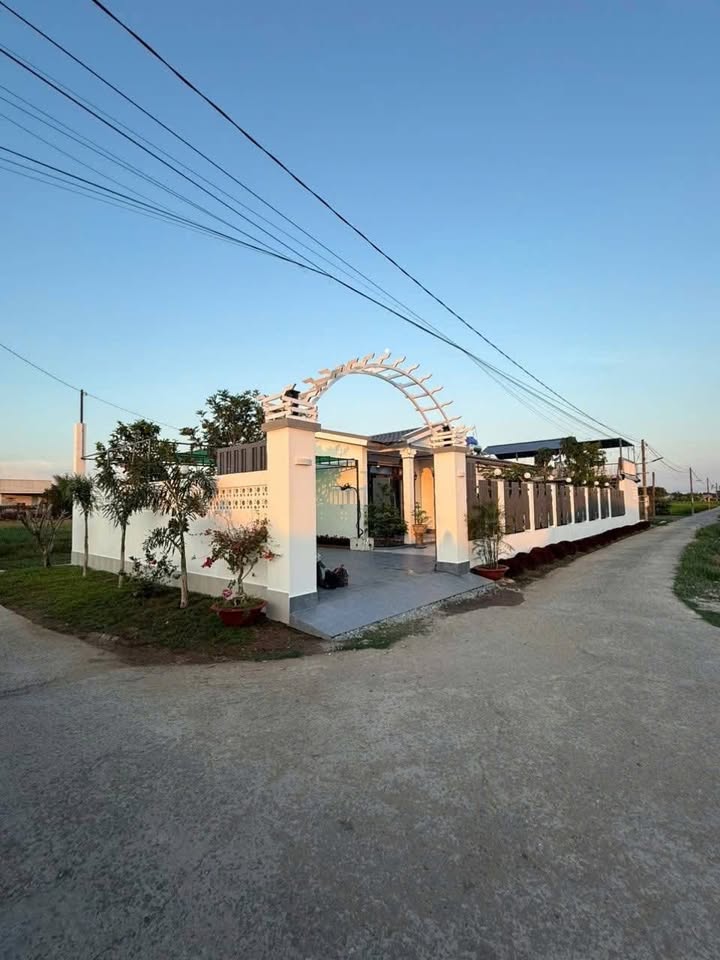 Nhà riêng Long An 300m² giá 2.95 tỷ - Sẵn sàng ở ngay!