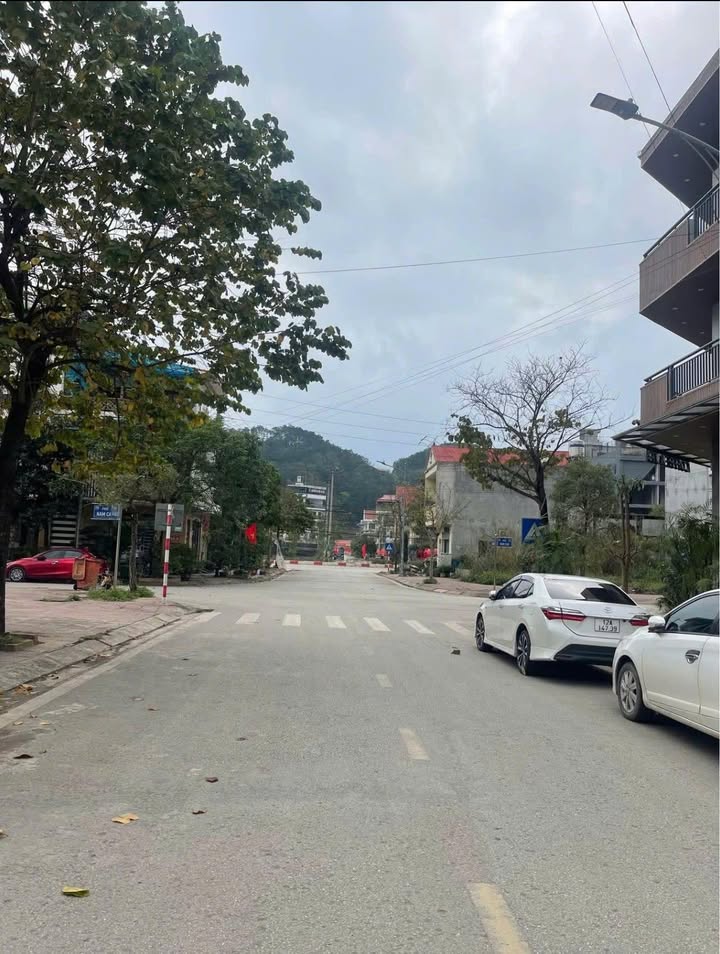 Đất nền TĐC Mai Pha 85m² giá 3.8 tỷ - Sổ đỏ chính chủ, đường 17m