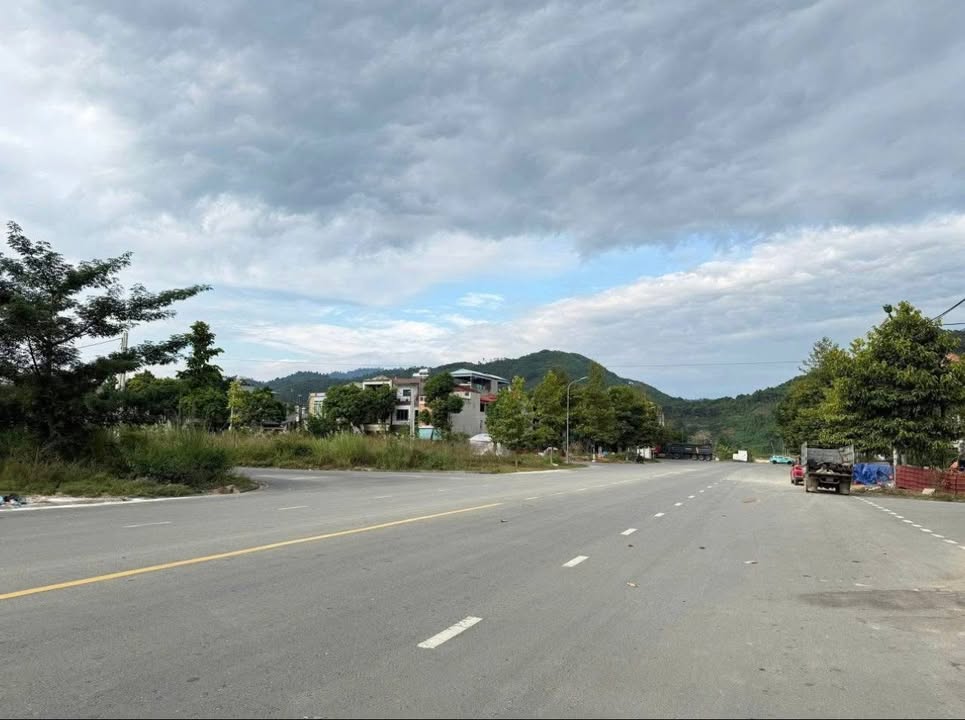 Lô đất Cam Đường Lào Cai 362m² - Sổ đỏ chính chủ, 2 mặt tiền siêu hot!