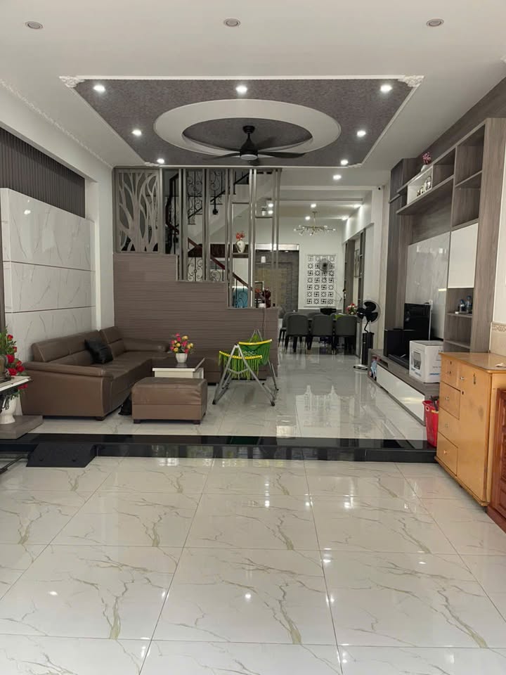 Nhà Mặt Tiền Đức Hòa 80m² giá 3.95 tỷ - Kinh Doanh Đắc Địa!