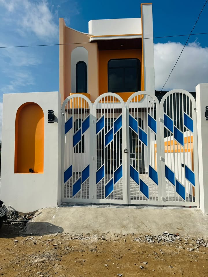 Nhà 1 Trệt 1 Lửng 96m² Hướng Đông Bắc - Lộc Trung, Cần Giuộc - Giá 2.15 Tỷ