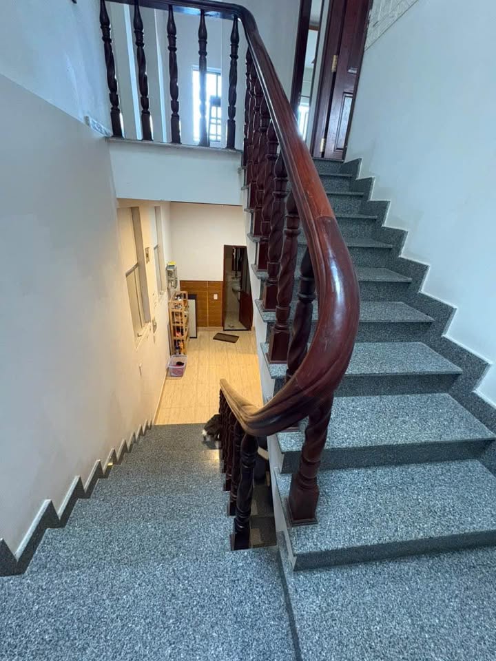 Nhà 83m² Phường 10, Vũng Tàu - Hẻm Oto, 4PN, Giá 5.8 Tỷ