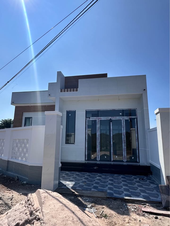 Nhà Lô Góc Long Tân, BR-VT - Mặt Tiền 23m, 164m², 1.95 Tỷ