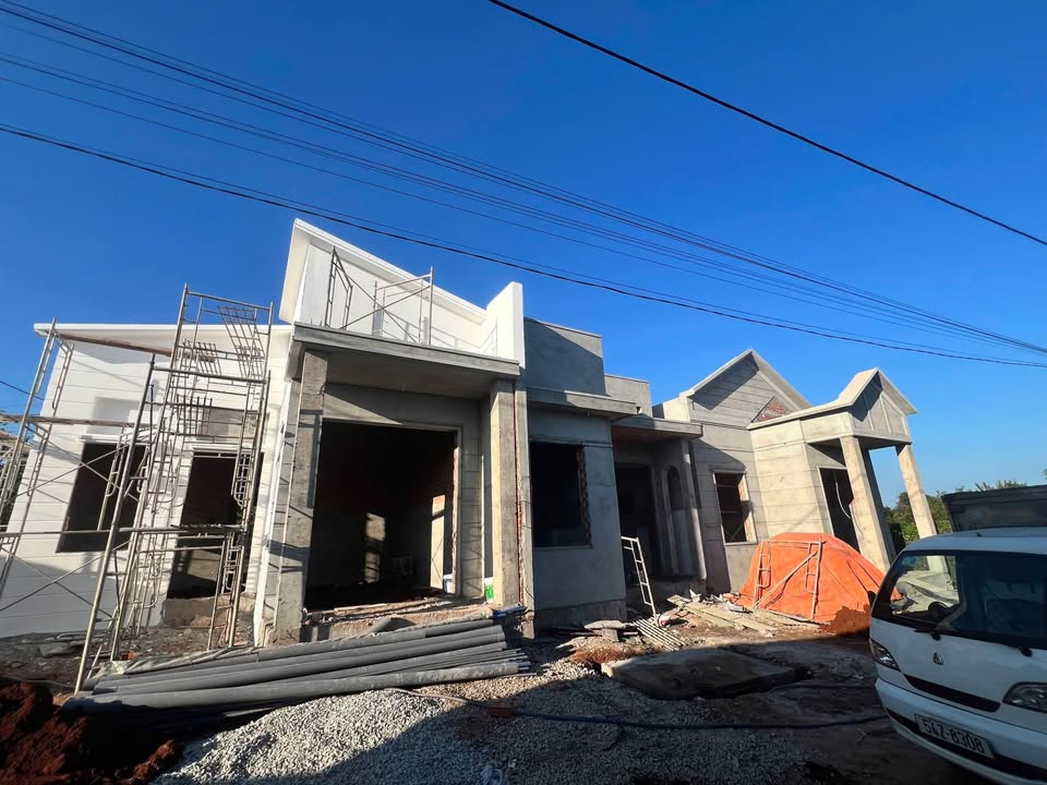 Nhà riêng Thị trấn Đất Đỏ 130m² 1.9 tỷ - Đang hoàn thiện, Sổ đỏ sẵn!