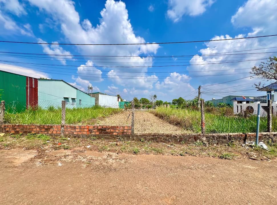 Đất nền Pleiku 150m² - Sổ đỏ sẵn sàng, giá 650 triệu