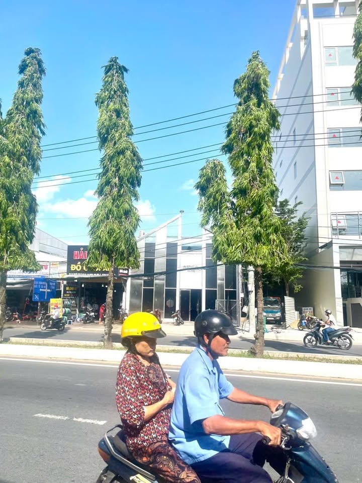 Nhà Phố Mặt Tiền Nguyễn Văn Cừ, Cần Thơ 3 tỷ - Kinh doanh sinh lời!