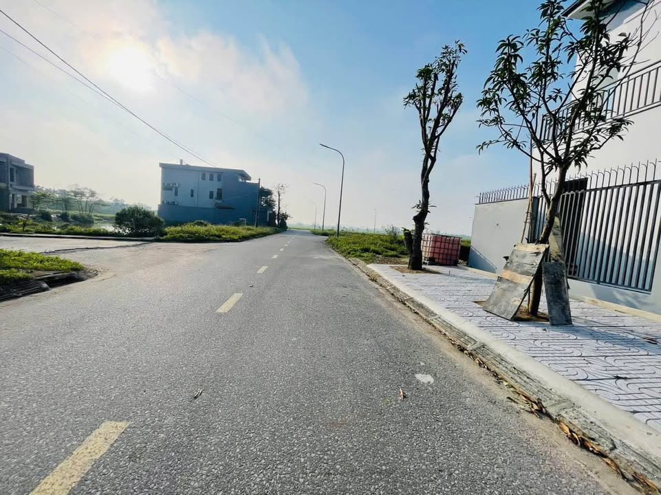 Đất nền Hà Tĩnh 96m² giá 2 tỷ - Đường to ô tô, tiềm năng lớn!