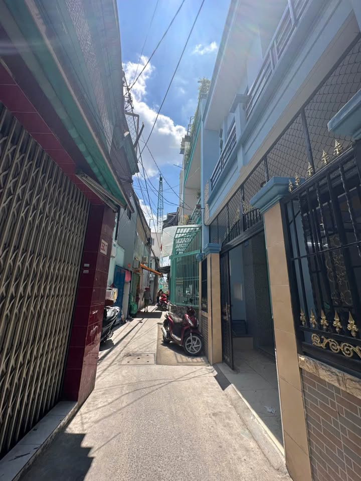 Nhà 2PN Hẻm 1 Trục Hoài Thanh, Q8 - 4.48 Tỷ, Sổ Hồng Riêng