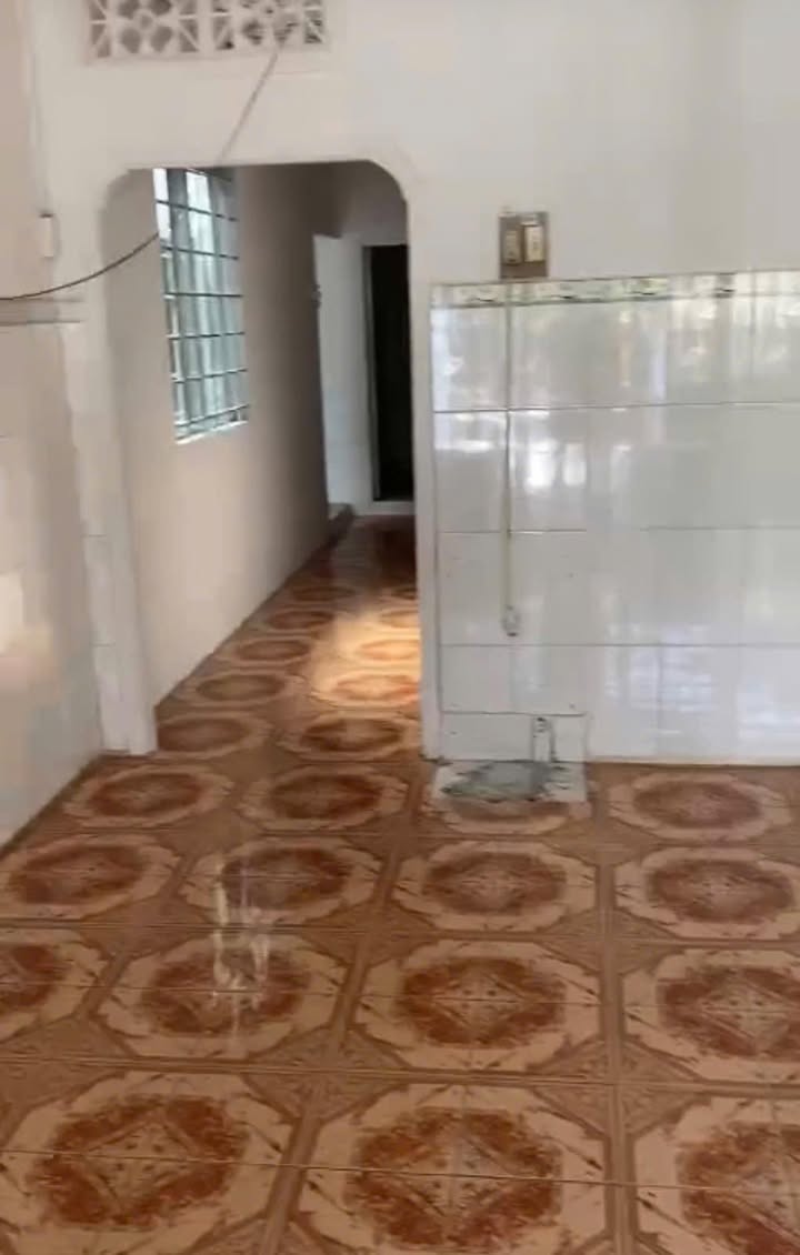 Nhà riêng Hẻm Lào Cai TDM 3PN 5 triệu - Giá tốt hiếm có!