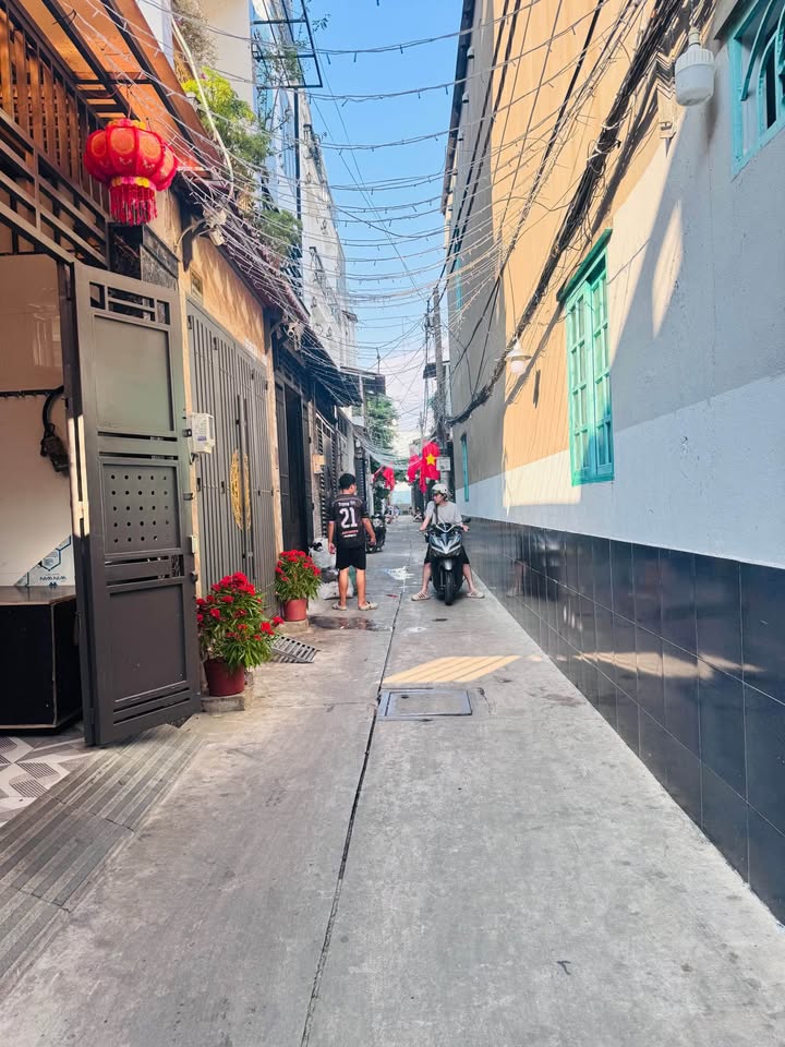 Nhà Trường Chinh, Tân Phú 6 tỷ - Sẵn sàng ở ngay!