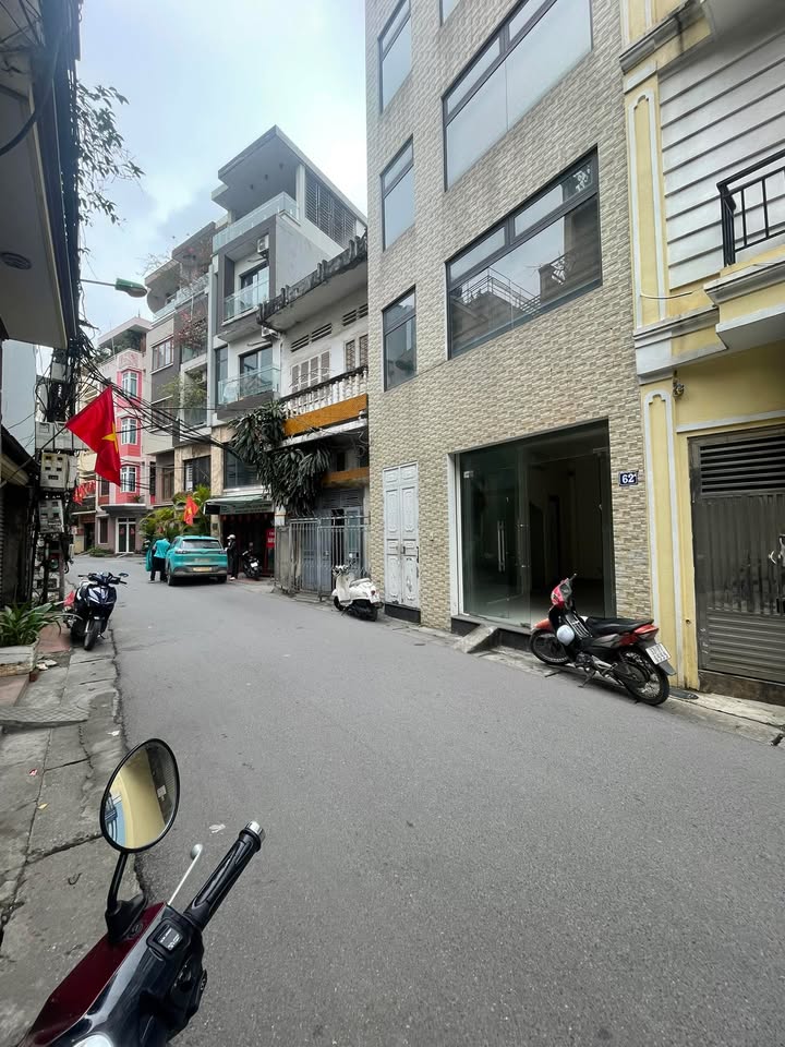 Nhà Mặt phố Yên Lạc, Hai Bà Trưng 34m² - Kinh doanh sầm uất, 4.5 tầng