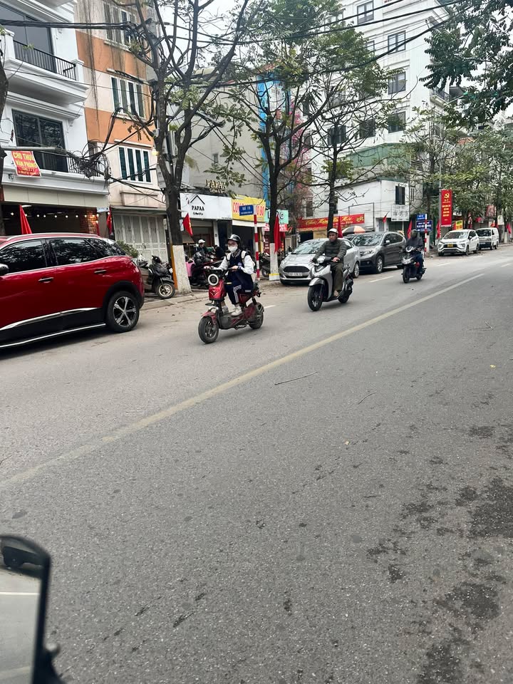 Nhà riêng Ngõ 2 Dương Văn Bé 38m² giá hơn 7 tỷ - Ô tô vào tận nhà!