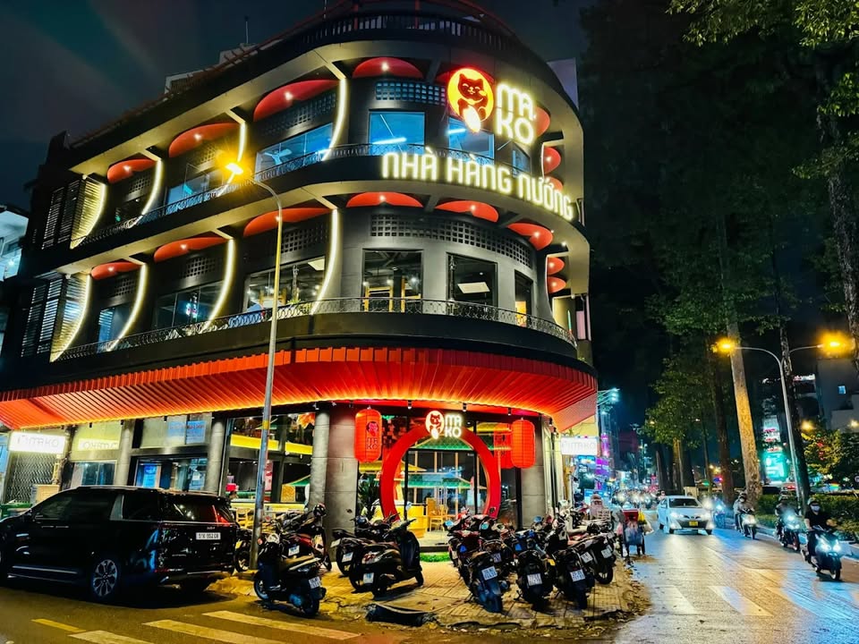 Nhà Phố Góc Quận 5 148m² - Mặt tiền kinh doanh đắc địa!