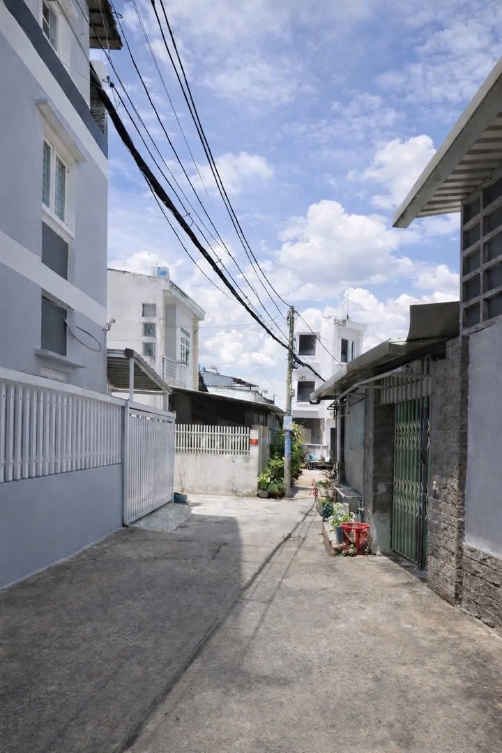 Nhà Riêng Đường Số 9 Linh Tây, Thủ Đức 56m² Giá 4 Tỷ - Ô Tô Vào Tận Nhà