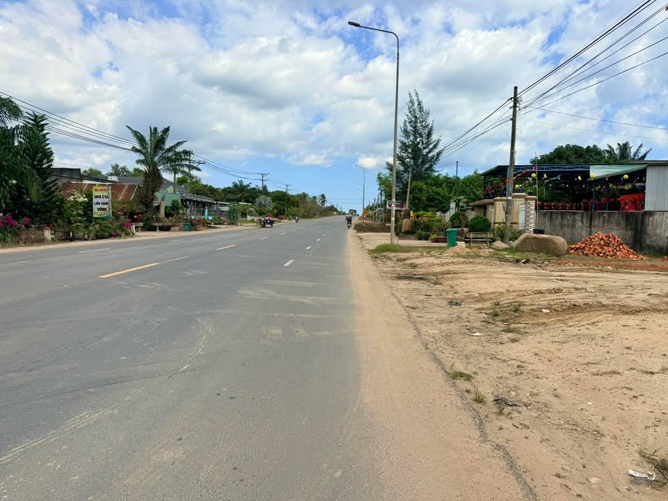 Đất Mặt Tiền QL1A Xuân Lộc 245m² - Giá Đầu Tư 24.5 Tỷ