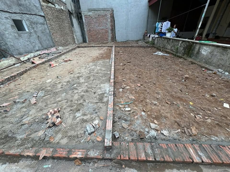 Bán đất Yên Nghĩa, Hà Đông 30m² - Sổ đỏ sẵn sàng, giá chỉ 2 tỷ